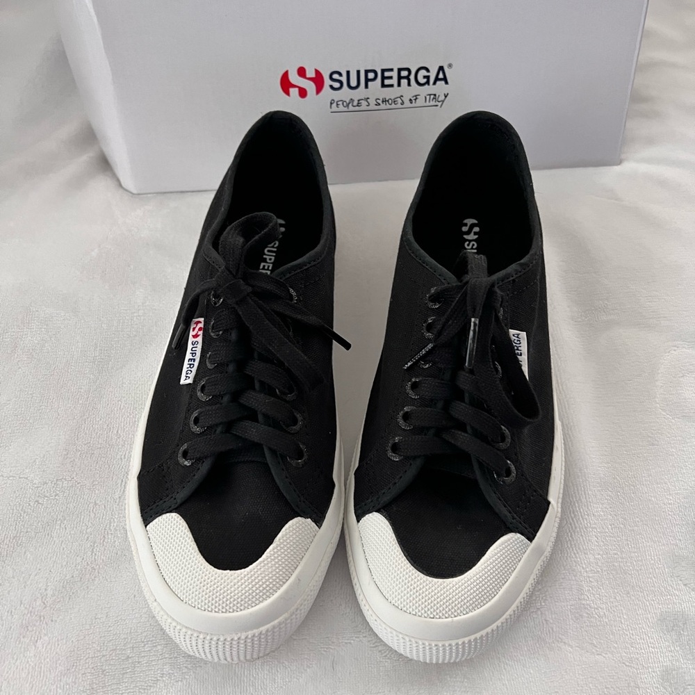 Superga Black and White Canvas Shoes EU 39
